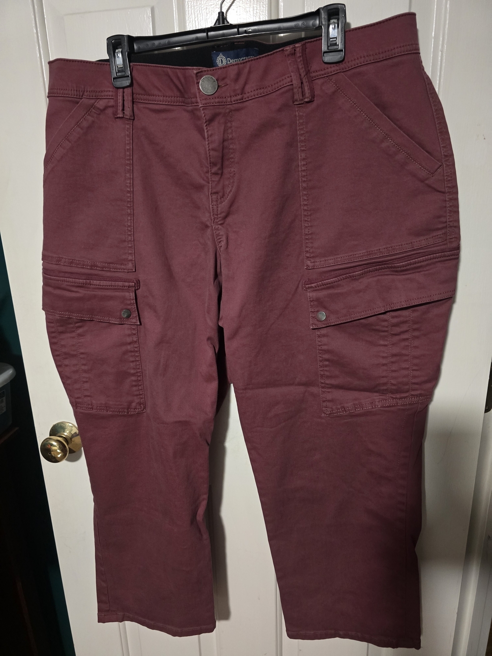 Democracy Women's Cargo Crop Pants — Burgundy